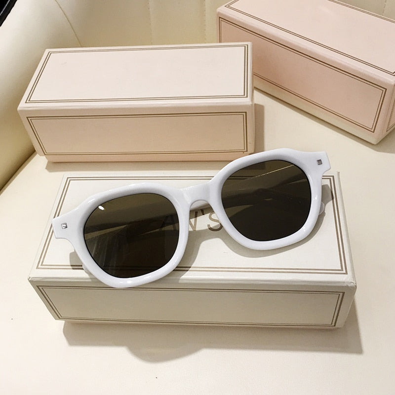 New Trendy Square Rectangle Sunglasses Vintage Women Brand Design Green Frame Yellow Lens Sun Glasses